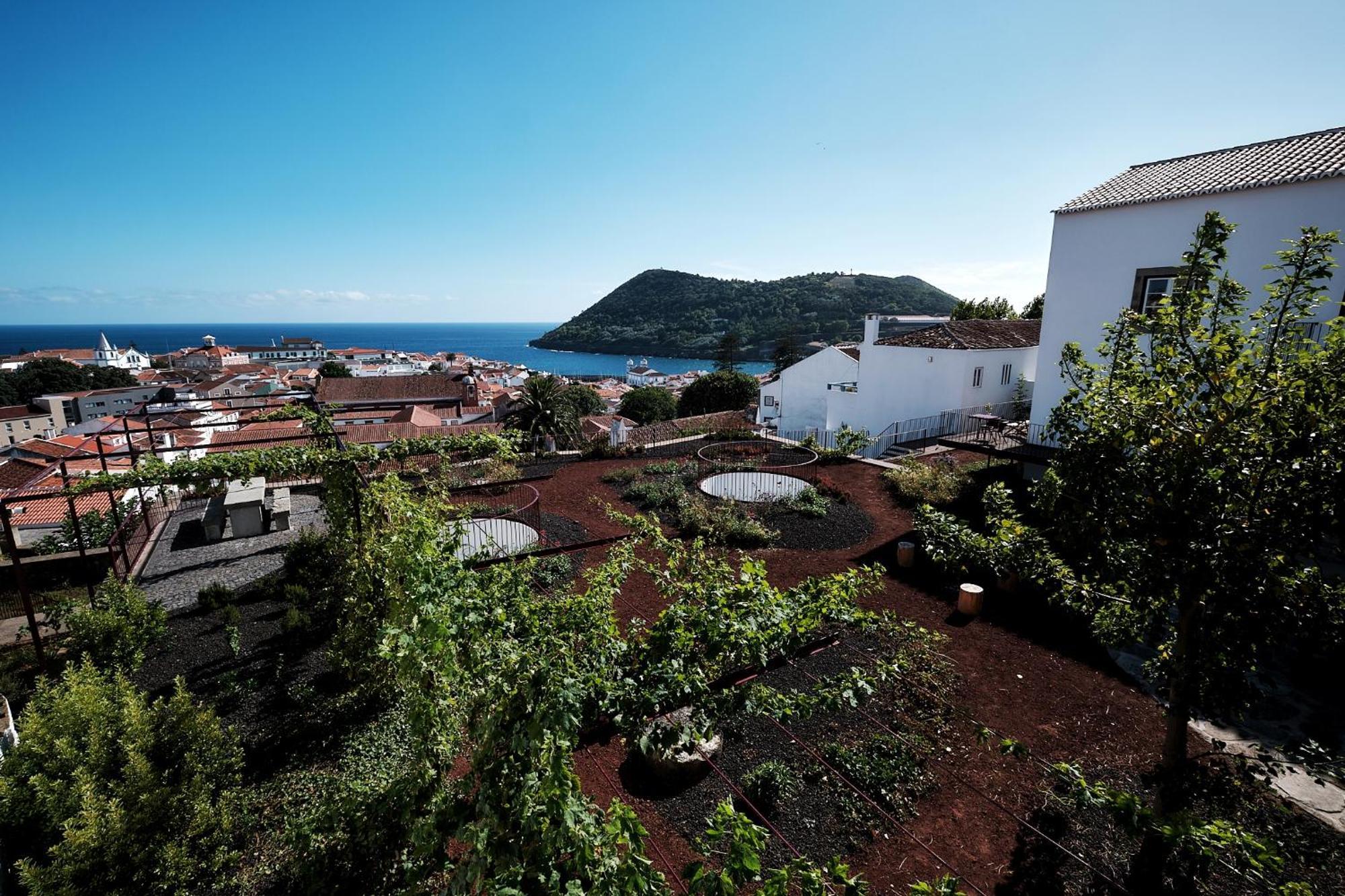 Angra + Apartment Angra do Heroismo Exterior photo